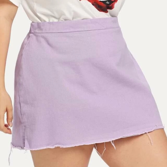 SHEIN Plus Slit Side Raw Hem Denim Skirt - Picture 6 of 6